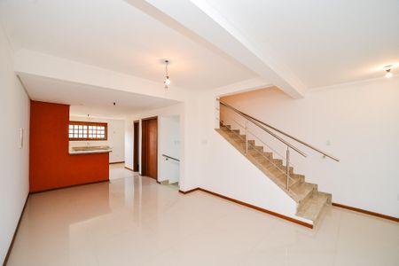 Casa à venda com 316m², 3 quartos e 3 vagas Casa à venda com 316m², 3 quartos e 3 vagasSala