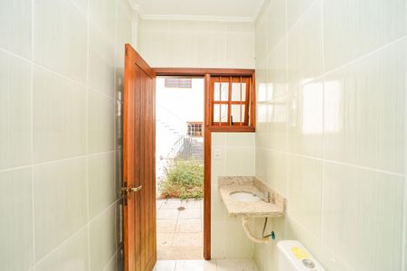 Casa à venda com 316m², 3 quartos e 3 vagas Casa à venda com 316m², 3 quartos e 3 vagasBanheiro do espaço Gourmet