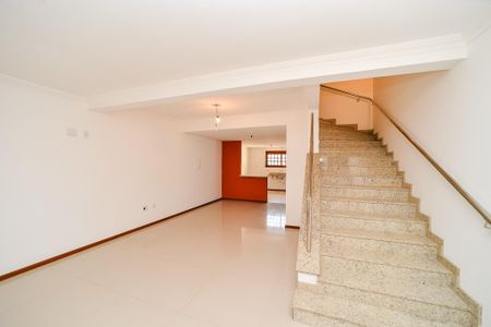 Casa à venda com 316m², 3 quartos e 3 vagas Casa à venda com 316m², 3 quartos e 3 vagasSala