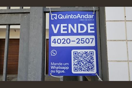 Casa à venda com 316m², 3 quartos e 3 vagas Casa à venda com 316m², 3 quartos e 3 vagasPlaquinha