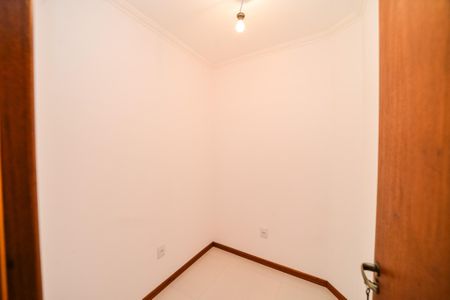 Casa à venda com 316m², 3 quartos e 3 vagas Casa à venda com 316m², 3 quartos e 3 vagasDespensa