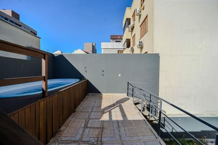 Casa à venda com 316m², 3 quartos e 3 vagas Casa à venda com 316m², 3 quartos e 3 vagasPiscina