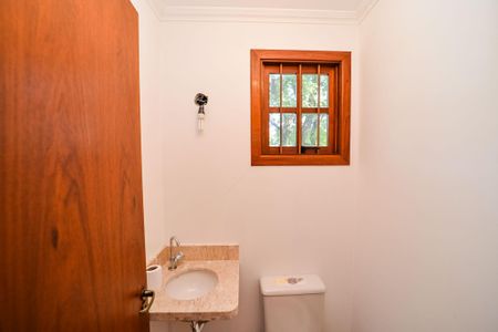 Casa à venda com 316m², 3 quartos e 3 vagas Casa à venda com 316m², 3 quartos e 3 vagasLavabo