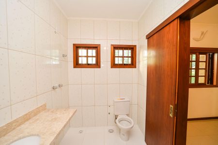 Casa à venda com 316m², 3 quartos e 3 vagas Casa à venda com 316m², 3 quartos e 3 vagasBanheiro da Suíte