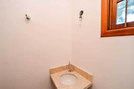 Casa à venda com 316m², 3 quartos e 3 vagas Casa à venda com 316m², 3 quartos e 3 vagasLavabo