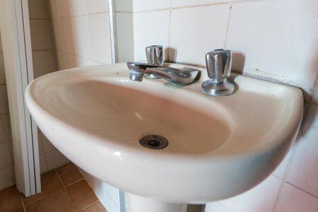 Apartamento à venda com 58m², 2 quartos e 1 vagaBanheiro Social Detalhe