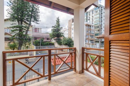 Casa à venda com 240m², 4 quartos e 7 vagasQuarto 1 - Varanda