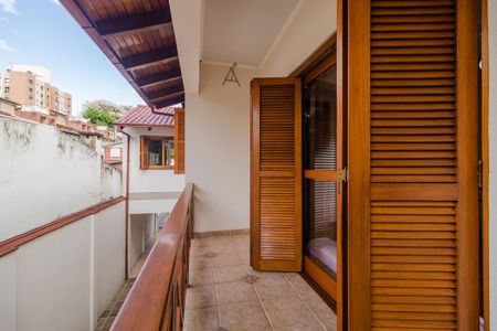 Casa à venda com 240m², 4 quartos e 7 vagasVaranda