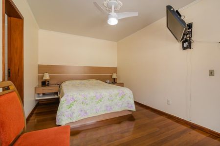 Casa à venda com 240m², 4 quartos e 7 vagasQuarto 2