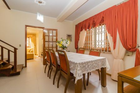 Casa à venda com 240m², 4 quartos e 7 vagasSala de jantar