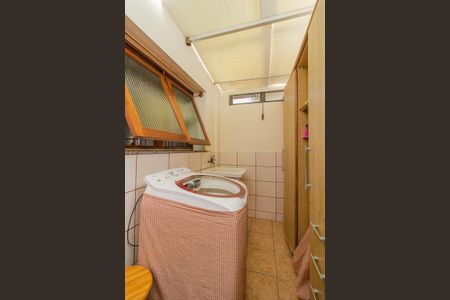 Casa à venda com 240m², 4 quartos e 7 vagasÁrea de serviço