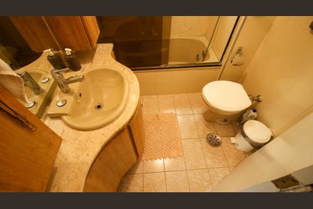 Apartamento à venda com 125m², 3 quartos e 1 vaga Apartamento à venda com 125m², 3 quartos e 1 vagaBanheiro 2