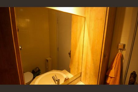 Apartamento à venda com 125m², 3 quartos e 1 vaga Apartamento à venda com 125m², 3 quartos e 1 vagaBanheiro 2