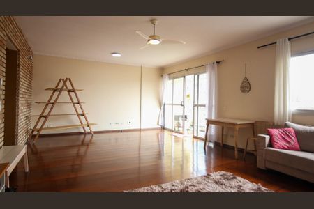 Apartamento à venda com 125m², 3 quartos e 1 vaga Apartamento à venda com 125m², 3 quartos e 1 vagaSala