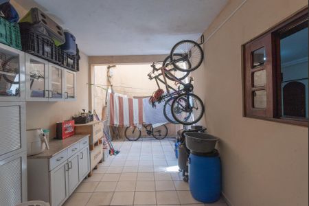 Casa à venda com 300m², 3 quartos e 4 vagasÁrea de Serviço