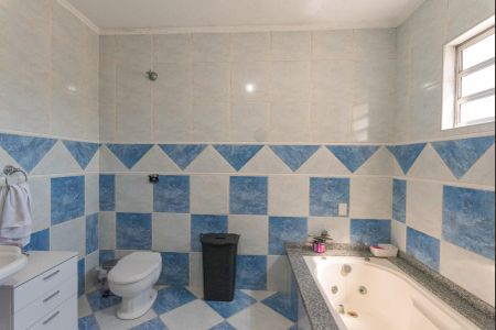 Casa à venda com 300m², 3 quartos e 4 vagasBanheiro da Suíte