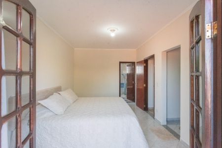 Casa à venda com 300m², 3 quartos e 4 vagasSuíte