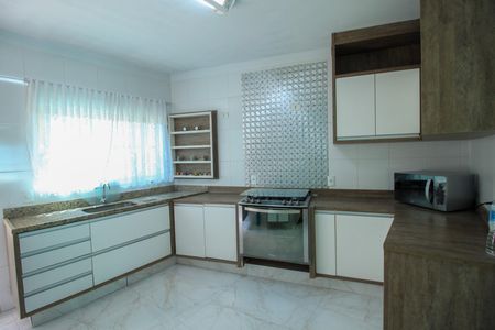 Casa à venda com 150m², 3 quartos e 3 vagas Casa à venda com 150m², 3 quartos e 3 vagasCozinha