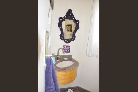 Casa à venda com 400m², 5 quartos e 6 vagasDetalhe - Lavabo Hall de Entrada