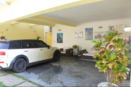 Casa à venda com 400m², 5 quartos e 6 vagasQuintal e Garagem