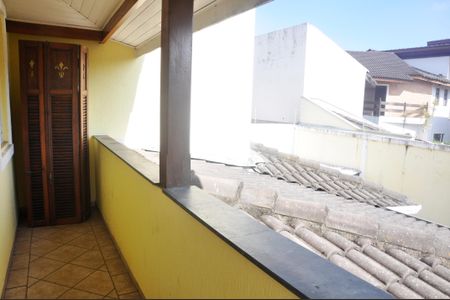 Casa à venda com 400m², 5 quartos e 6 vagasDetalhe - Varanda do  Quarto com Suíte e Closet