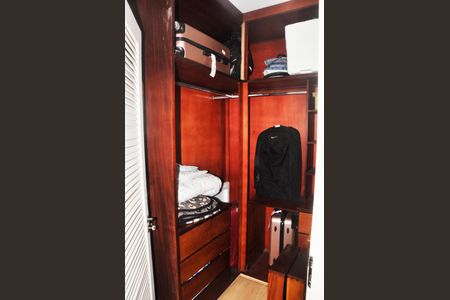 Casa à venda com 400m², 5 quartos e 6 vagasDetalhe - Quarto 03