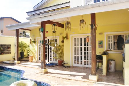 Casa à venda com 400m², 5 quartos e 6 vagasQuintal e Piscina