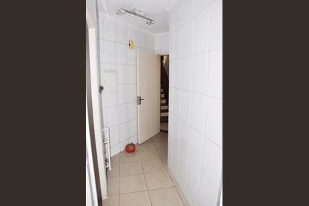 Casa à venda com 400m², 5 quartos e 6 vagasDetalhe - Corredor Cozinha