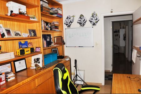 Casa à venda com 400m², 5 quartos e 6 vagasDetalhe - Quarto 03