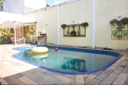 Casa à venda com 400m², 5 quartos e 6 vagasQuintal e Piscina