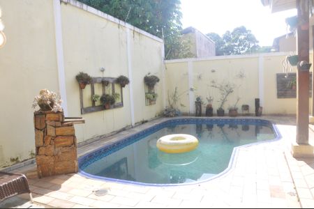 Casa à venda com 400m², 5 quartos e 6 vagasQuintal e Piscina