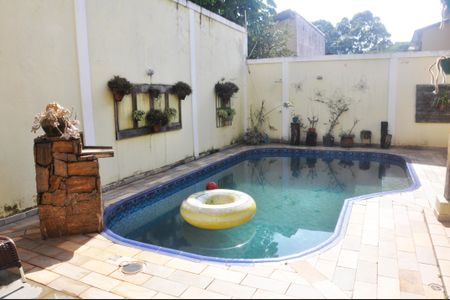 Casa à venda com 400m², 5 quartos e 6 vagasQuintal e Piscina