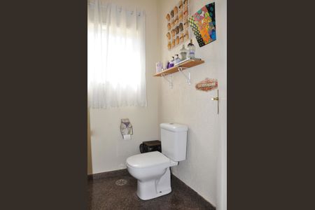 Casa à venda com 400m², 5 quartos e 6 vagasDetalhe - Lavabo Hall de Entrada