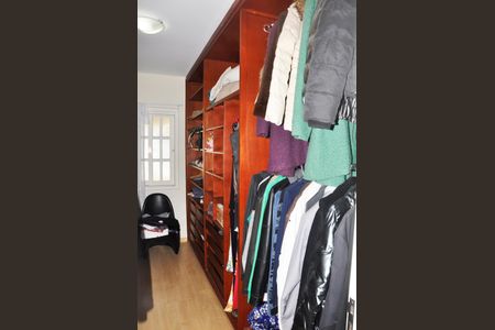 Casa à venda com 400m², 5 quartos e 6 vagasDetalhe - Clouset