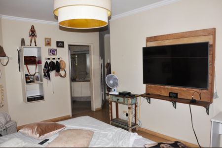 Casa à venda com 400m², 5 quartos e 6 vagasDetalhe - Quarto com Suíte e Closet