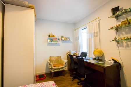 Casa à venda com 200m², 3 quartos e 4 vagas Casa à venda com 200m², 3 quartos e 4 vagasQuarto 3