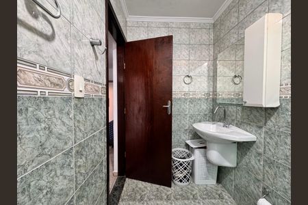 Casa à venda com 221m², 4 quartos e 7 vagasBanheiro da Suíte