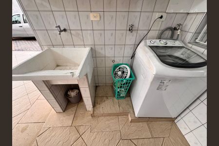 Casa à venda com 221m², 4 quartos e 7 vagasLavanderia