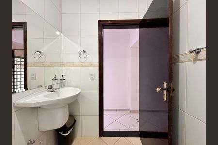 Casa à venda com 221m², 4 quartos e 7 vagasBanheiro