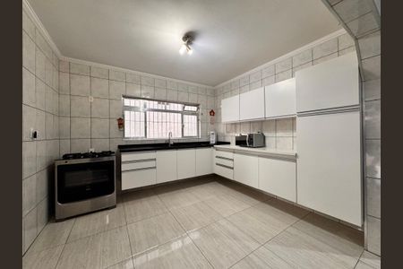 Casa à venda com 221m², 4 quartos e 7 vagasCozinha