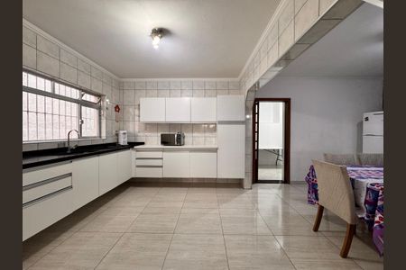 Casa à venda com 221m², 4 quartos e 7 vagasCozinha