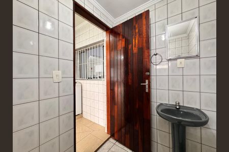 Casa à venda com 221m², 4 quartos e 7 vagasBanheiro de serviço