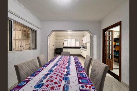 Casa à venda com 221m², 4 quartos e 7 vagasCozinha