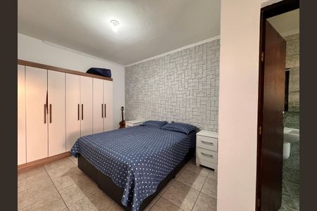 Casa à venda com 221m², 4 quartos e 7 vagasSuite