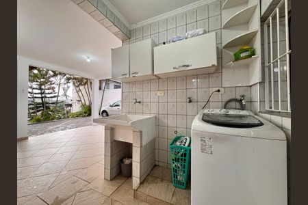 Casa à venda com 221m², 4 quartos e 7 vagasLavanderia