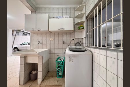 Casa à venda com 221m², 4 quartos e 7 vagasLavanderia