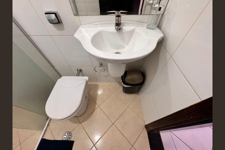 Casa à venda com 221m², 4 quartos e 7 vagasBanheiro