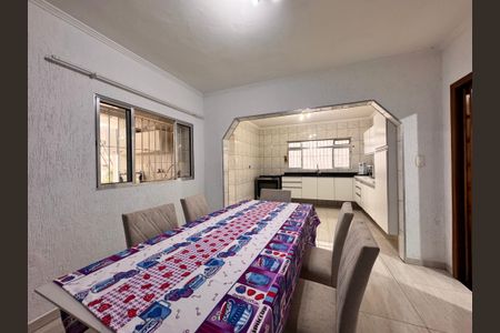 Casa à venda com 221m², 4 quartos e 7 vagasCozinha