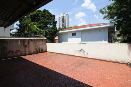 Casa à venda com 282m², 4 quartos e 6 vagas Casa à venda com 282m², 4 quartos e 6 vagasQuintal