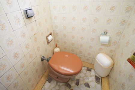 Casa à venda com 282m², 4 quartos e 6 vagas Casa à venda com 282m², 4 quartos e 6 vagasLavabo